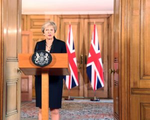 Theresa May taler i Downing Street foto