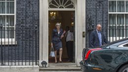 Theresa May i Downing Street. Foto