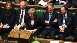 Theresa May i Parlamentet. Foto