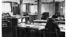 Kvinner i arbeid inne på Bletchley Park i en av brakkene under 2.verdenskrig. Foto