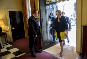 Theresa May ankommer Downing Street 10 13.juli 2016. Foto