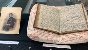 Anne Listers dagbok i monter på biblioteket i Halifax. Foto