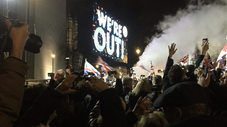 Storskjer på Parliament Square viser nedtelling 31.januar 2020 - britene er ute av EU. Foto