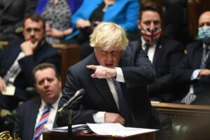 Boris Johnson under spørretimen i Underhuset. foto