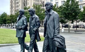 Beatles-statuen i Liverpool. Foto
