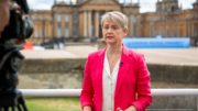Foto av innenriksminister Yvette Cooper