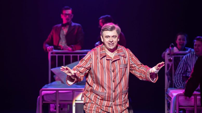 Michael Sheen som Aneurin “Nye” Bevan på National Theatre.